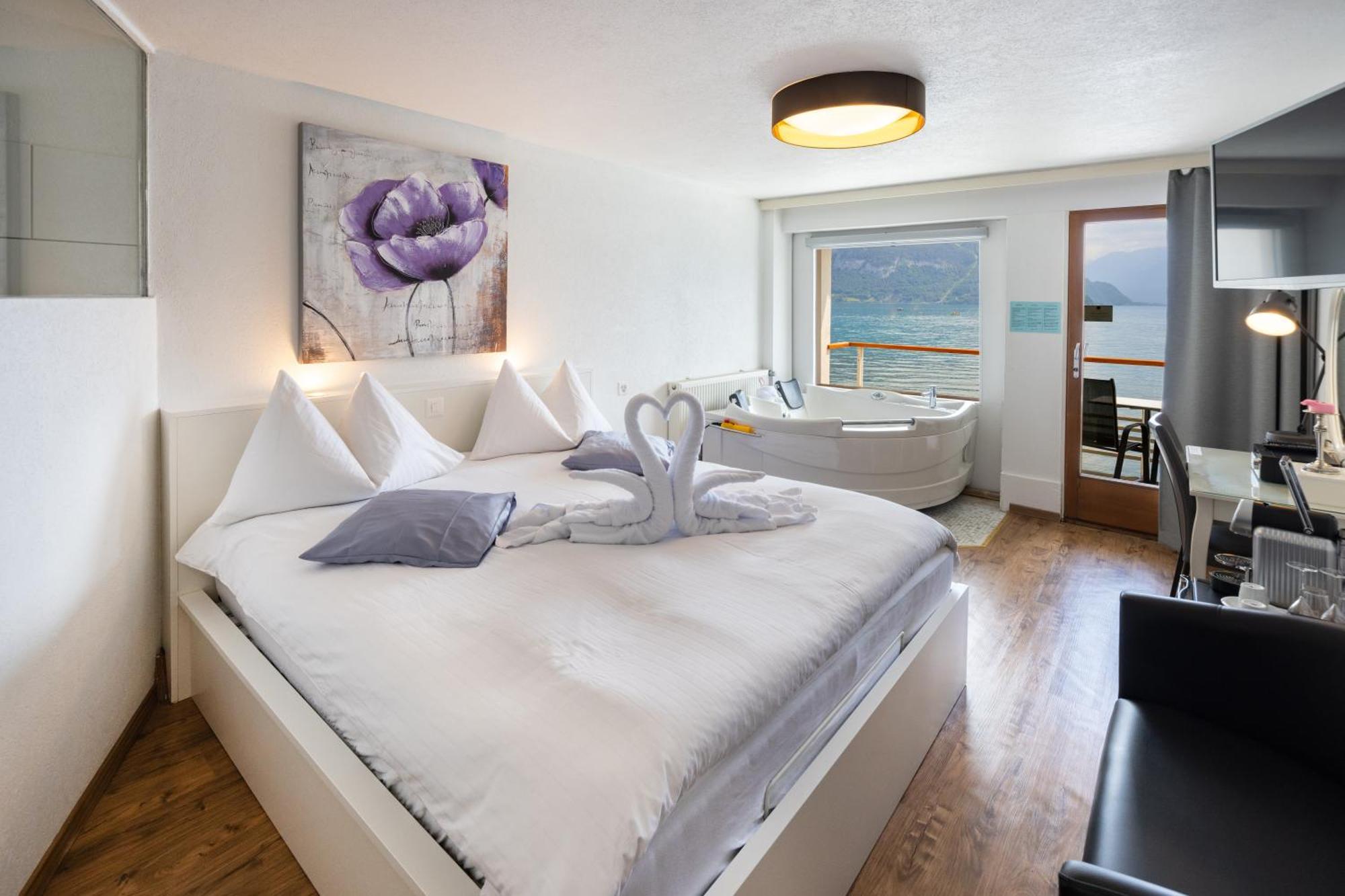 Strandhotel Seeblick Faulensee Exterior photo