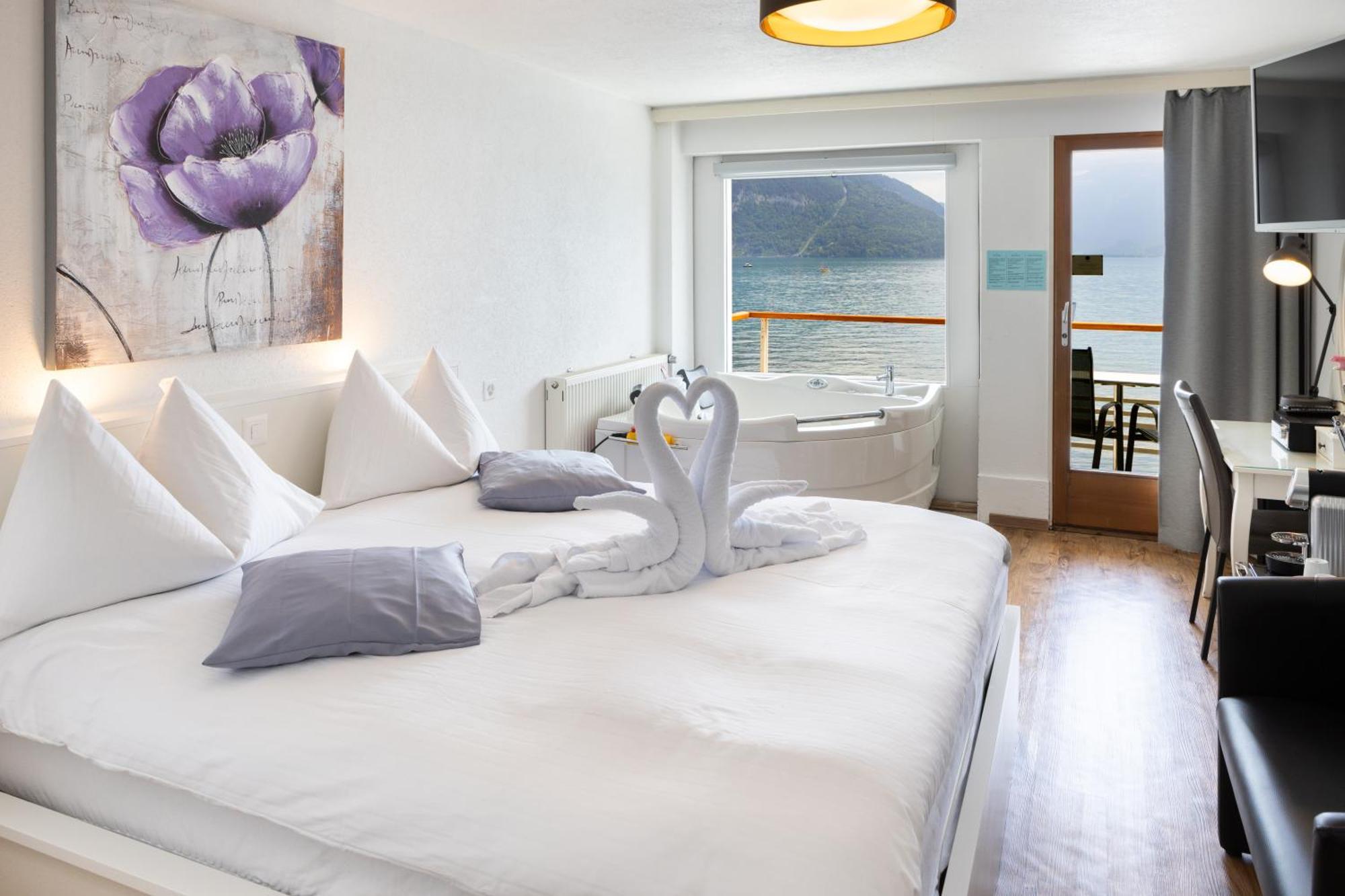 Strandhotel Seeblick Faulensee Exterior photo