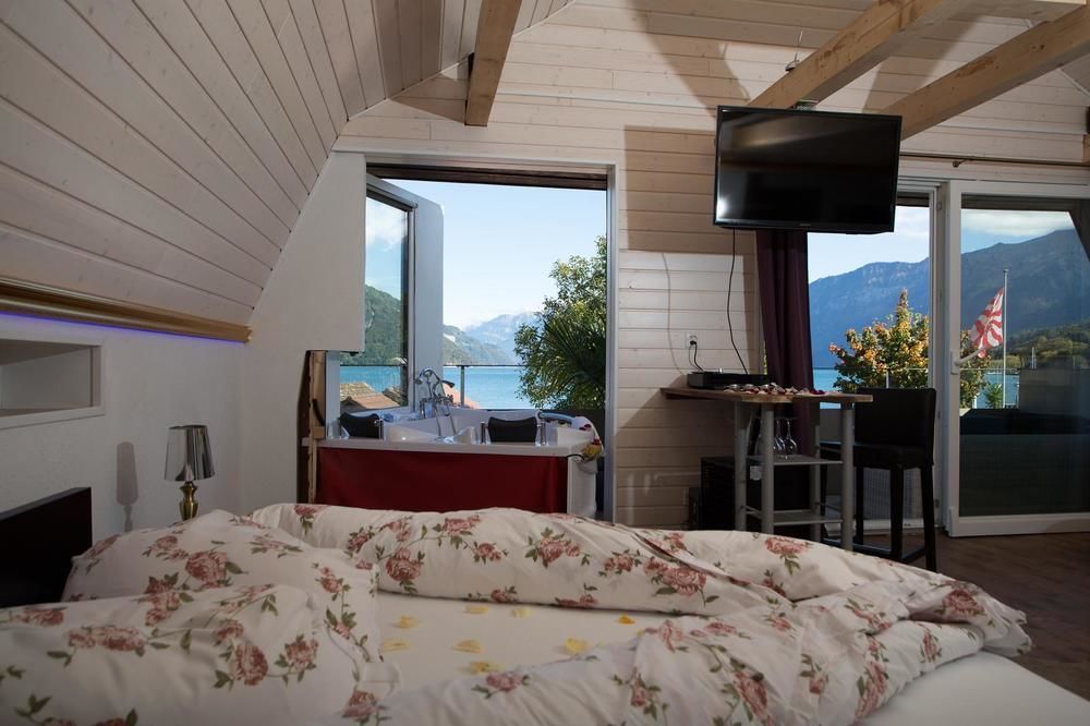 Strandhotel Seeblick Faulensee Exterior photo