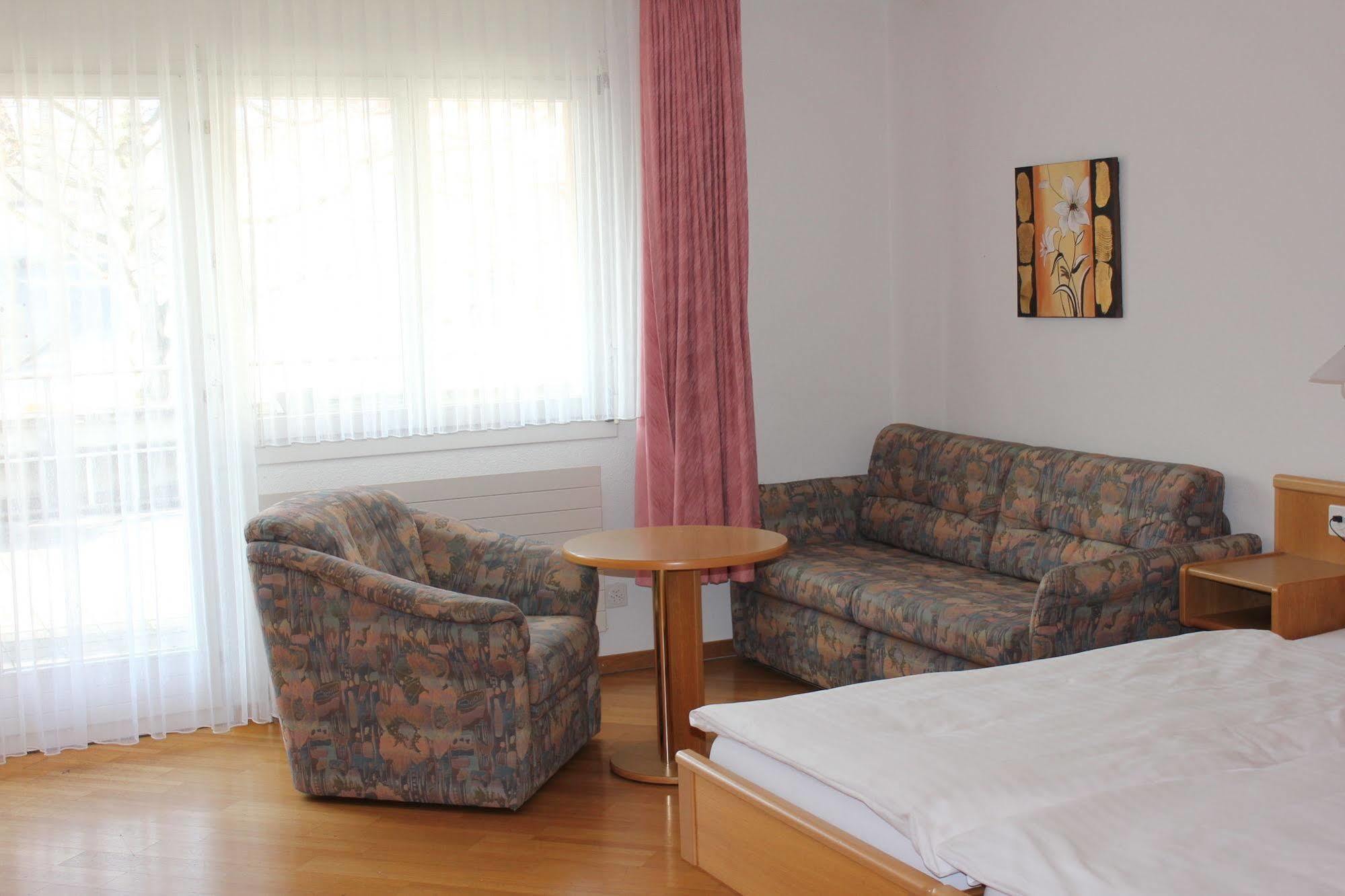 Strandhotel Seeblick Faulensee Exterior photo
