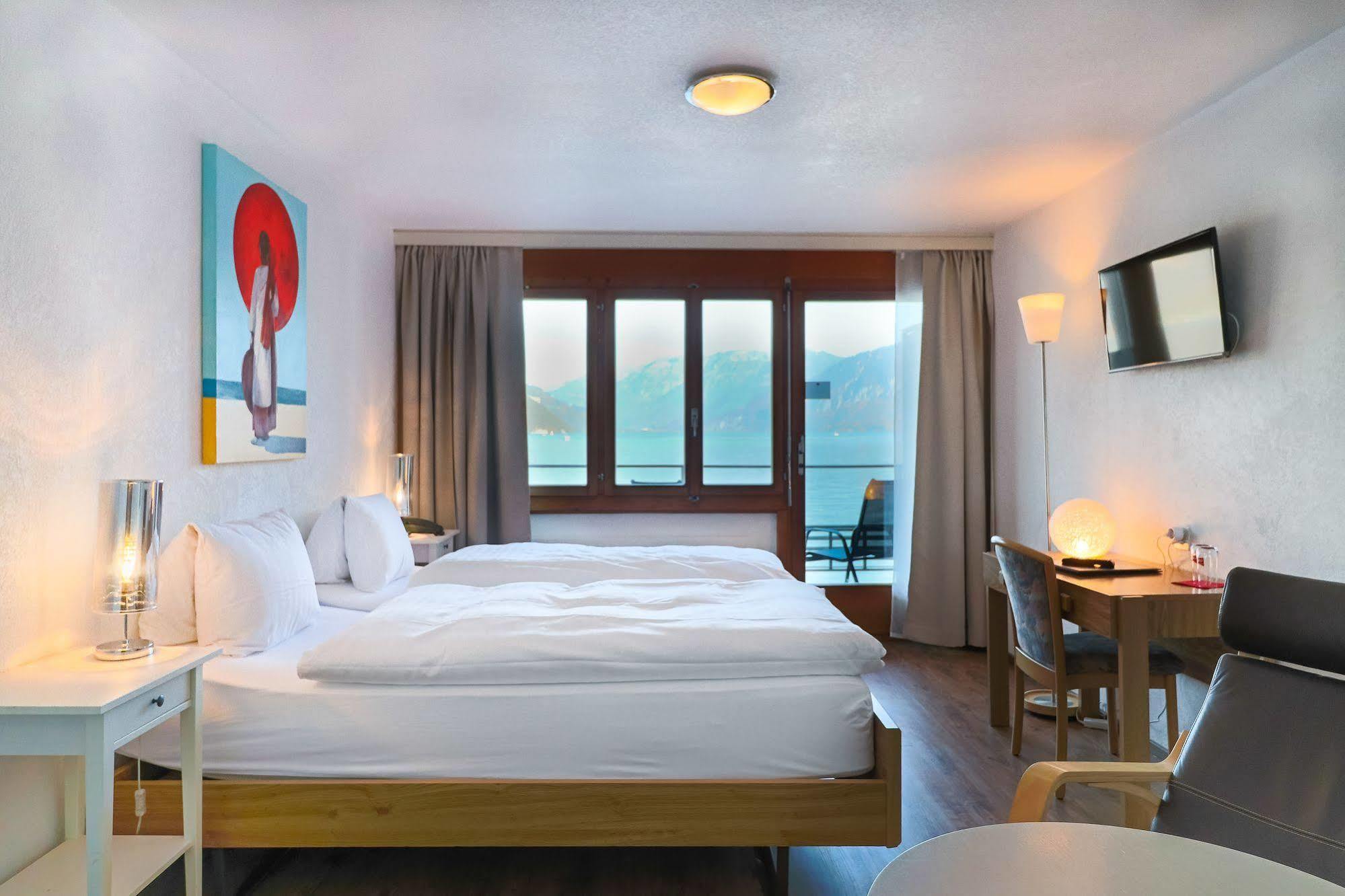 Strandhotel Seeblick Faulensee Exterior photo